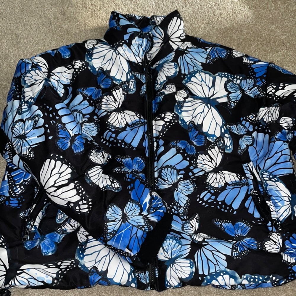 MISSGUIDED butterfly print puffer